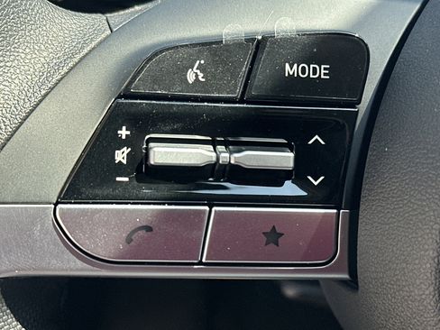 New 2026 Hyundai Elantra SE FWD image 22