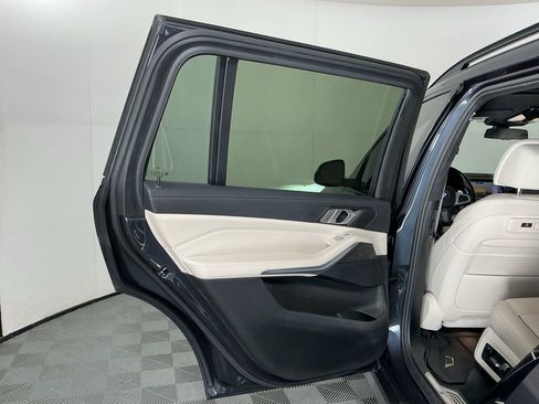 Certified 2022 BMW X7 xDrive40i w/ M Sport Package image 26