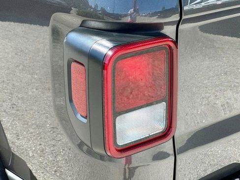 New 2025 Jeep Gladiator Sport image 8