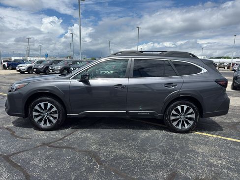 Used 2025 Subaru Outback Limited AWD/4WD image 6