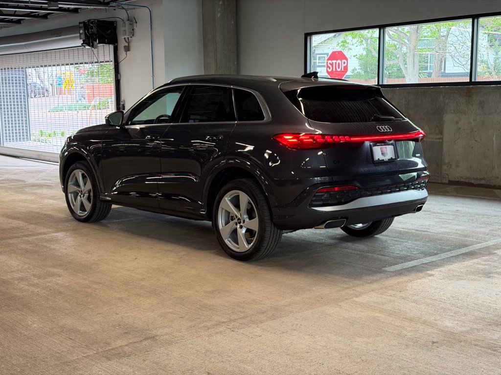 Used 2026 Audi Q5 Premium Plus w/ Premium Plus AWD/4WD image 3