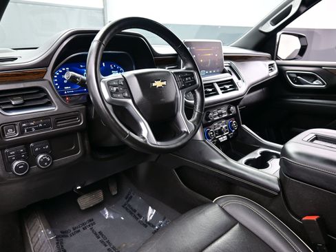Used 2023 Chevrolet Suburban Premier AWD/4WD image 14