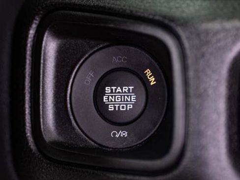 Used 2026 Jeep Gladiator Sport image 28