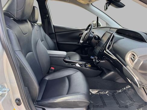 Used 2022 Toyota Prius Prime XLE image 14
