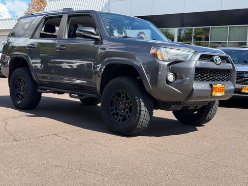 Used 2019 Toyota 4Runner SR5 Premium AWD/4WD image 2