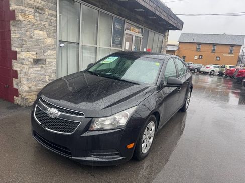 Used 2014 Chevrolet Cruze LS image 1