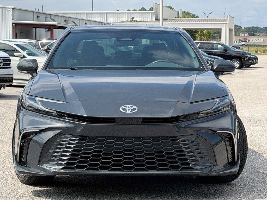 Used 2025 Toyota Camry XSE FWD image 2