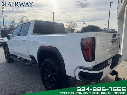 Used 2024 GMC Sierra 2500 AT4 w/ Technology Package image 8