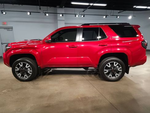 Certified 2025 Toyota 4Runner TRD Sport AWD/4WD image 4