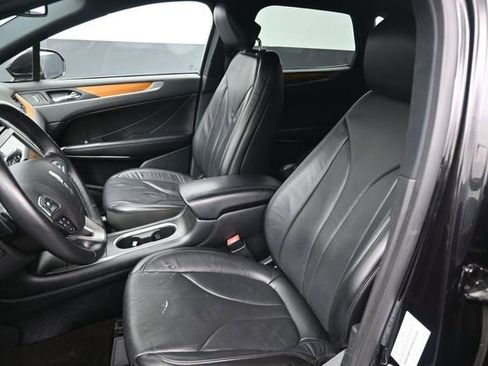 Used 2019 Lincoln MKC Reserve FWD image 33