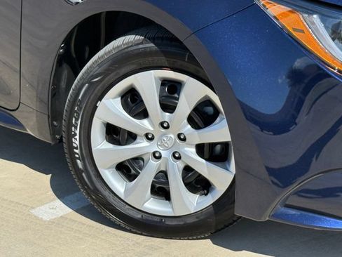 Used 2026 Toyota Corolla LE FWD image 2