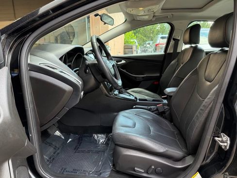 Used 2015 Ford Focus Titanium FWD image 10