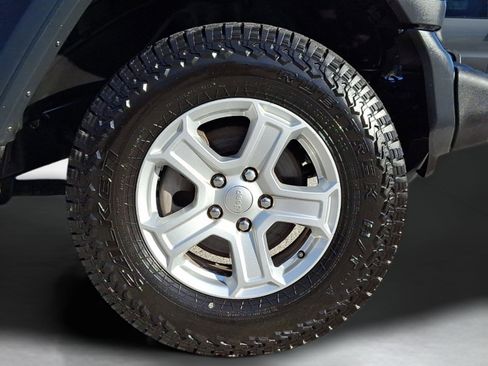 Certified 2018 Jeep Wrangler Unlimited Sport image 8