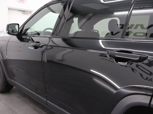 Used 2023 Jeep Grand Cherokee L Laredo AWD/4WD image 31