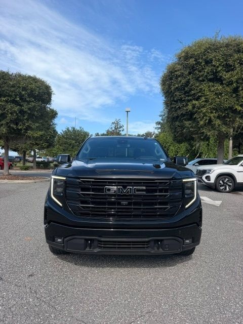 Used 2022 GMC Sierra 1500 Elevation w/ Elevation Premium Package AWD/4WD image 1