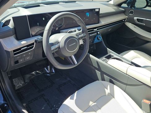 New 2025 Hyundai Sonata Limited image 8