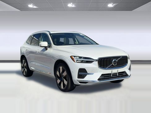 Certified 2023 Volvo XC60 T8 Ultimate w/ Climate Package image 7