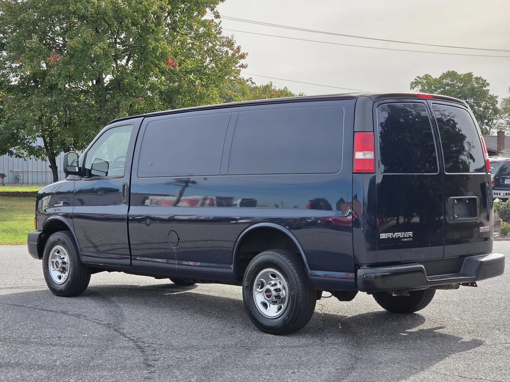 Used 2015 GMC Savana 3500 RWD image 8