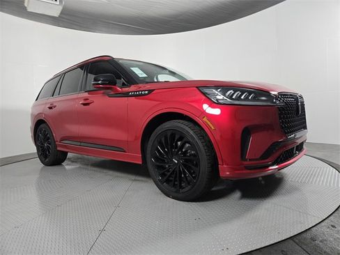 New 2026 Lincoln Aviator Reserve w/ Luxury Package image 2