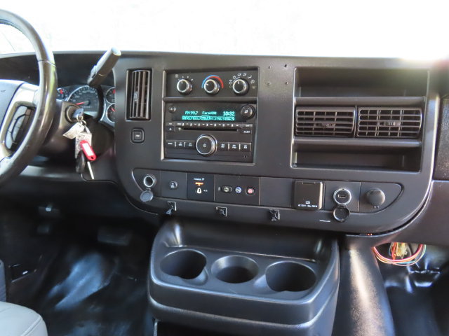 Used 2018 Chevrolet Express 2500 w/ Driver Convenience Package RWD image 22