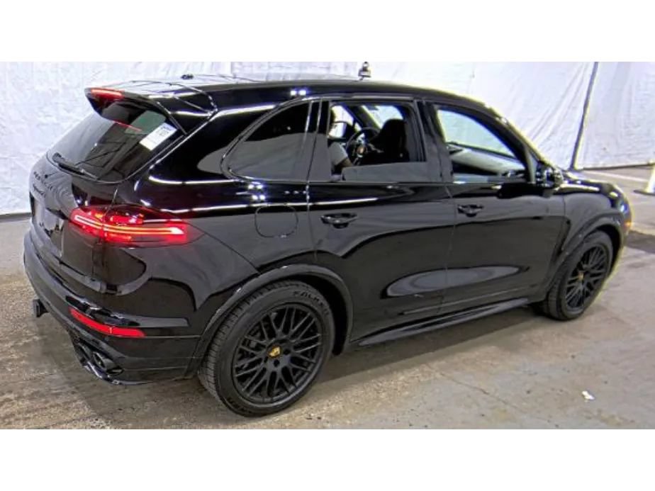 Used 2018 Porsche Cayenne GTS w/ Premium Package Plus AWD/4WD image 5