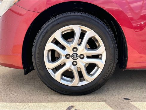 Used 2017 Toyota Yaris iA FWD image 11