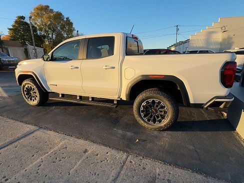 New 2026 GMC Canyon AT4 w/ AT4 Premium Package image 4