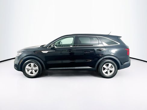 Used 2023 Kia Sorento LX image 4