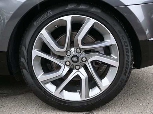 Used 2018 Land Rover Range Rover Sport HSE AWD/4WD image 15
