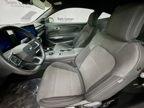 Used 2025 Ford Mustang GT RWD image 19