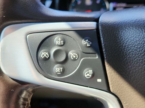 Used 2017 GMC Yukon XL SLT w/ Open Road Package image 21