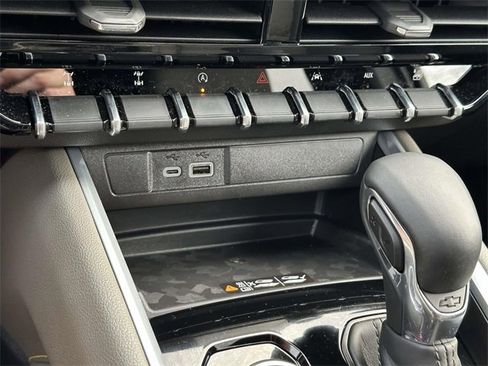 Used 2026 Chevrolet Colorado ZR2 w/ Technology Package image 12