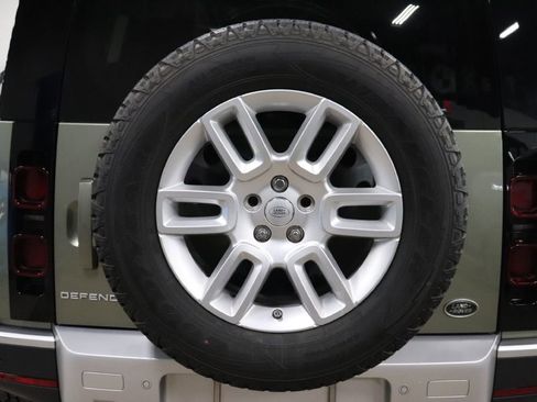 Used 2020 Land Rover Defender 110 S image 40