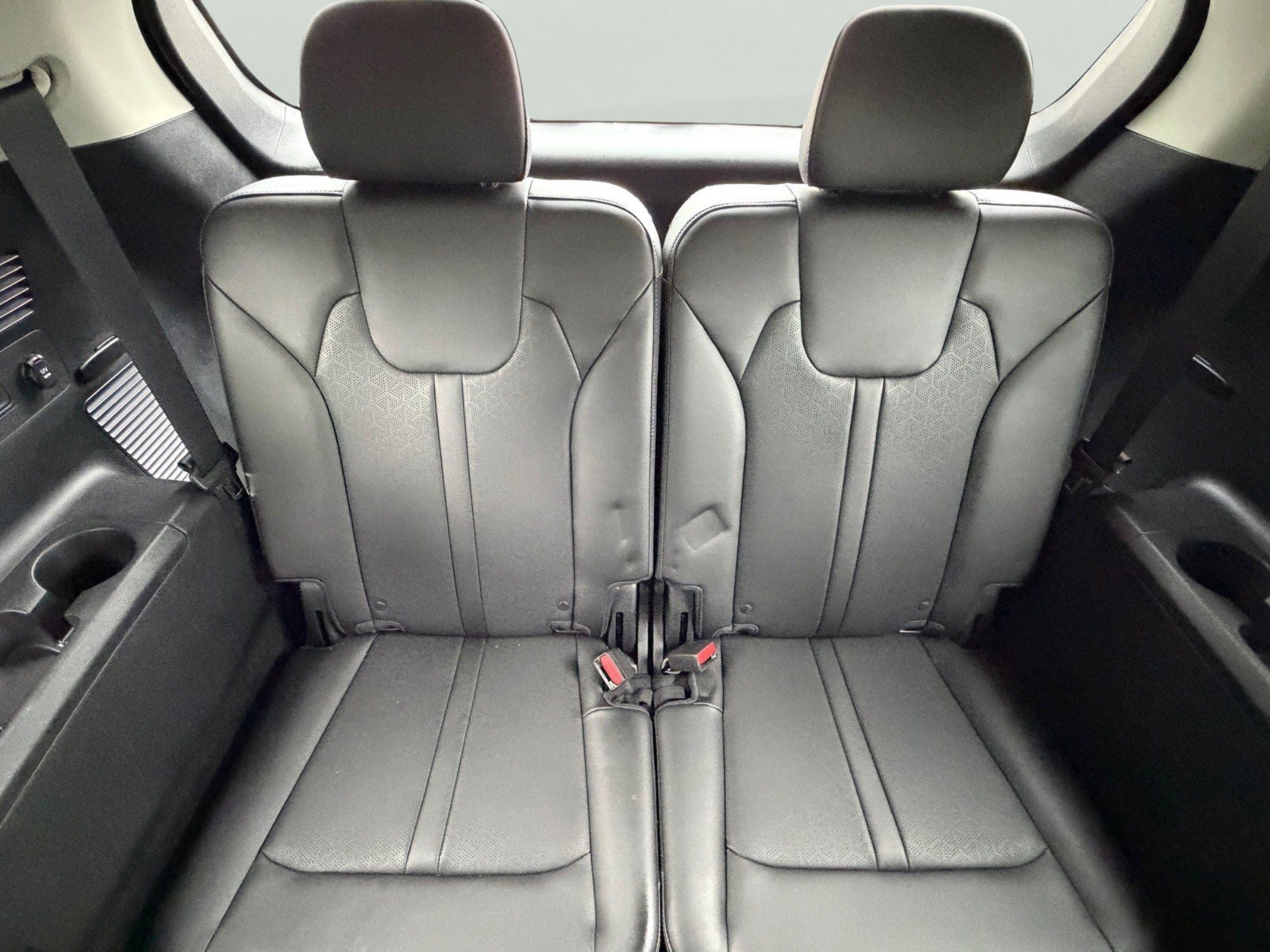Used 2023 Kia Sorento S FWD image 28