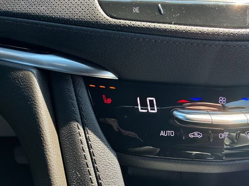 Used 2024 Cadillac XT6 Luxury w/ LPO, Floor Liner Package AWD/4WD image 28