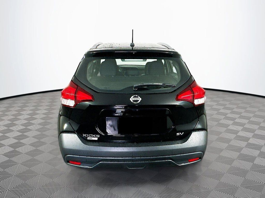 Used 2019 Nissan Kicks SV FWD image 9