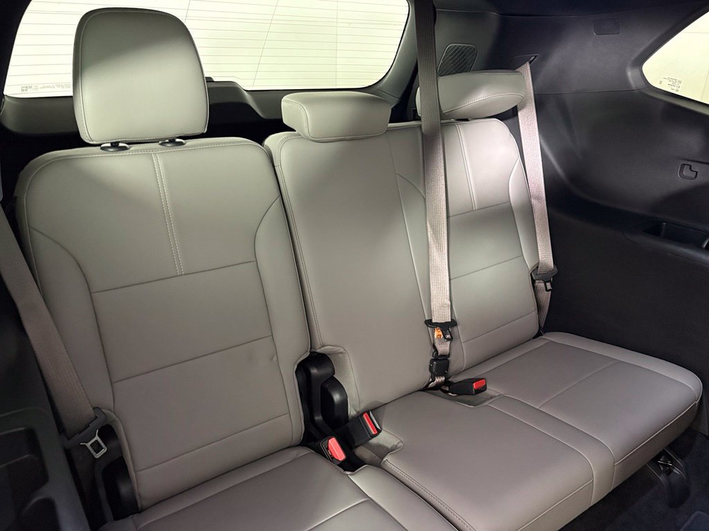 Certified 2026 GMC Acadia Elevation w/ Elevation Premium Package FWD image 21