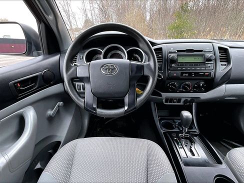 Used 2012 Toyota Tacoma 4x4 Regular Cab image 6
