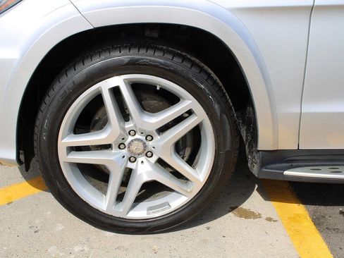 Used 2016 Mercedes-Benz GL 550 4MATIC image 14