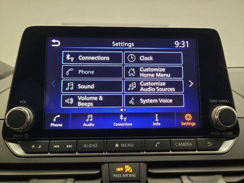 Used 2024 Nissan Altima 2.5 SV FWD image 25