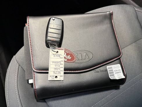 Used 2016 Kia Sorento LX AWD/4WD image 36