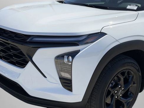 New 2026 Chevrolet Trax LT w/ Driver Confidence Package image 36