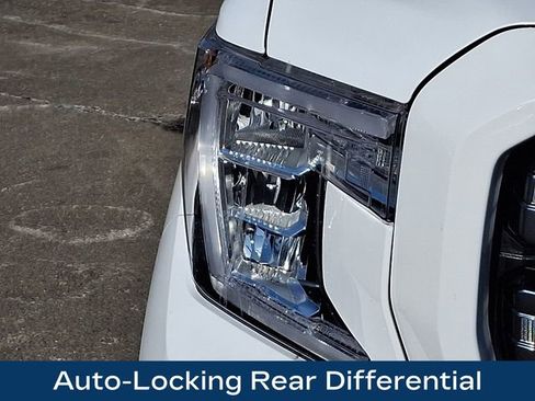 Used 2022 GMC Sierra 1500 AT4 image 12