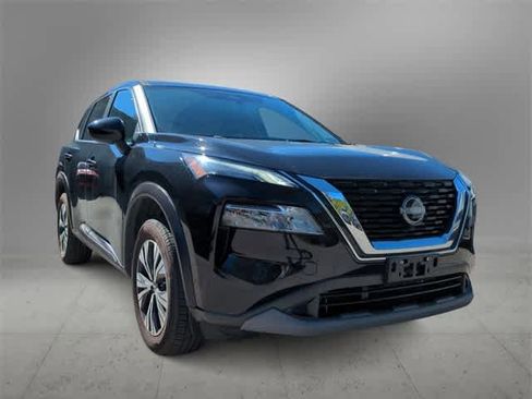Used 2023 Nissan Rogue SV image 2