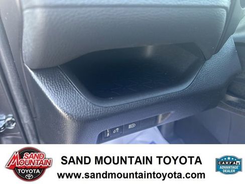 Used 2022 Toyota RAV4 XLE image 15