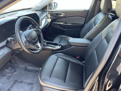 Used 2025 Chevrolet Trax ACTIV FWD image 11