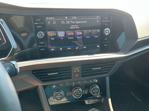 Used 2024 Volkswagen Jetta SEL image 16