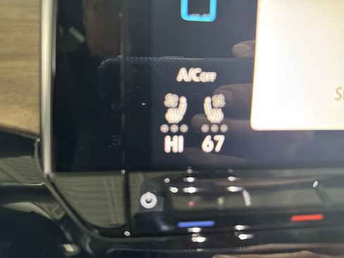 New 2025 Volkswagen Atlas SE image 25