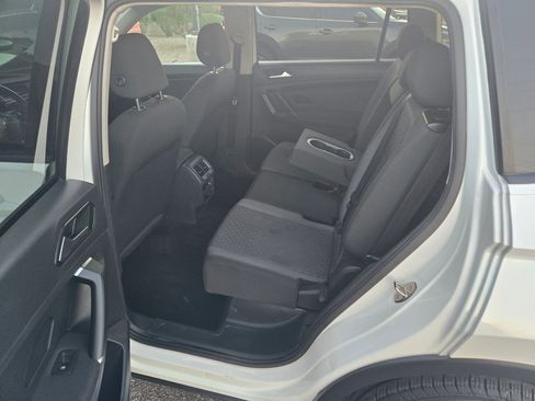 Used 2018 Volkswagen Tiguan S image 44