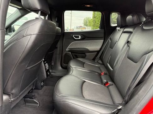 Used 2024 Jeep Compass Latitude AWD/4WD image 9